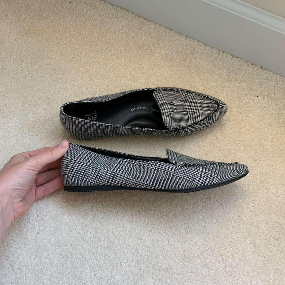 Flats - Picture 2 of 2